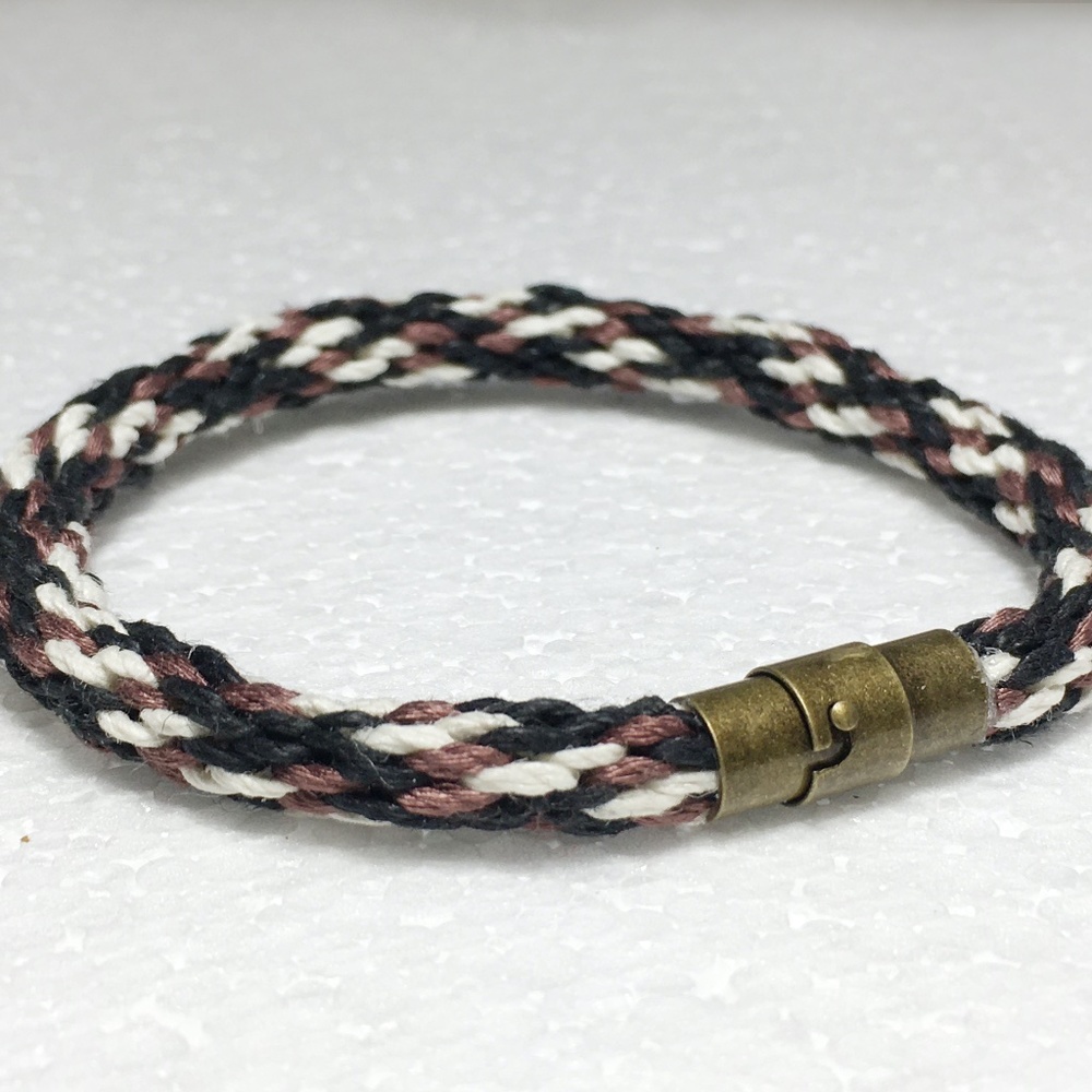 Kumihimo 100% Hemp Cord Round (6 mm) Braided Bracelet - Unisex - Hand-crafted